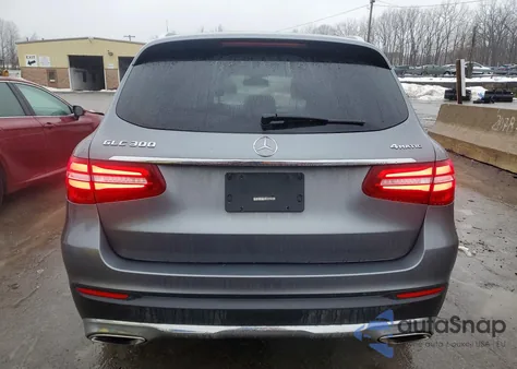 2018 Mercedes-Benz Glc 300 4Matic z USA, uszkodzony, nr VIN WDC0G4KB4JV071685